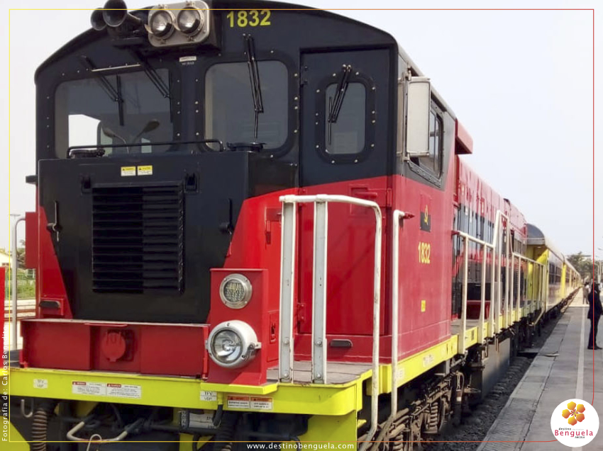 Comboio expresso inaugural chega ao Luau com 60 passageiros